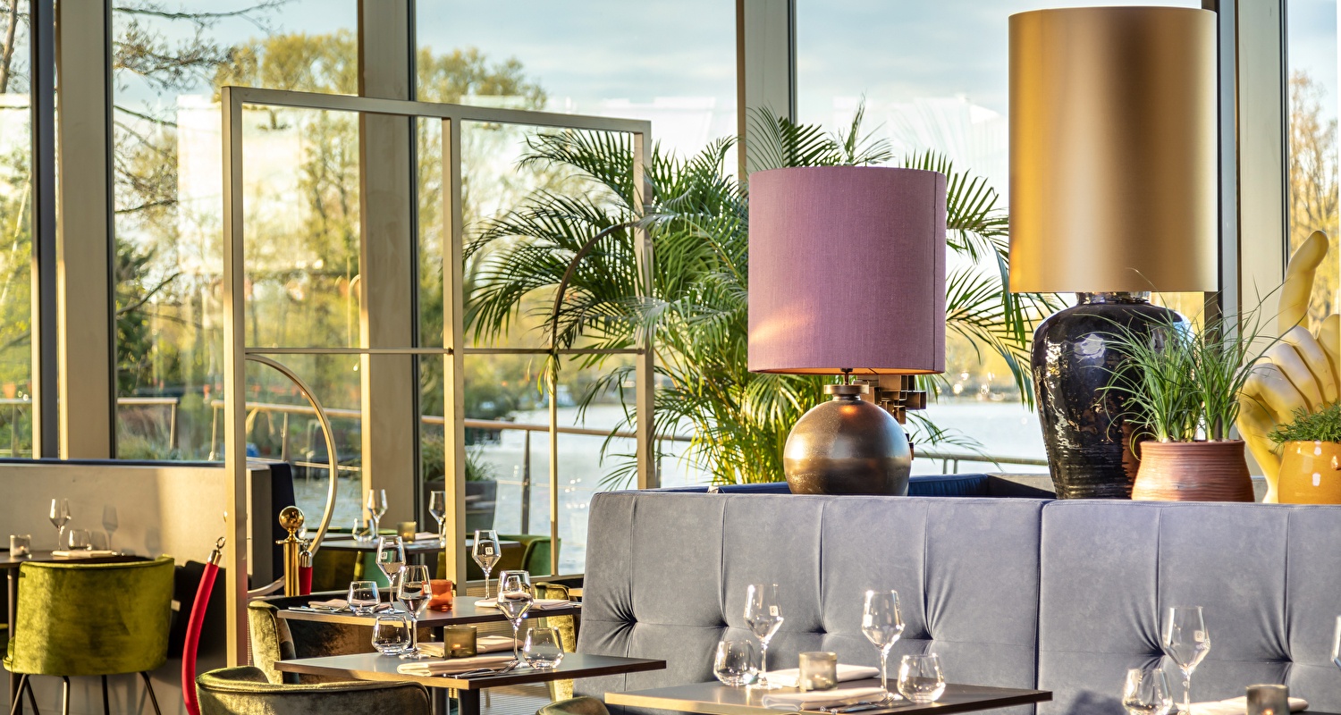 Restaurant dining area Olympic Hotel